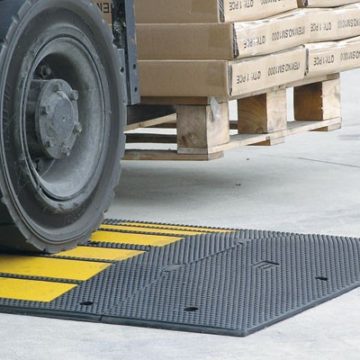 traffic-calming-hump-smtc900 SMTC900 Traffic Calming Rubber Hump